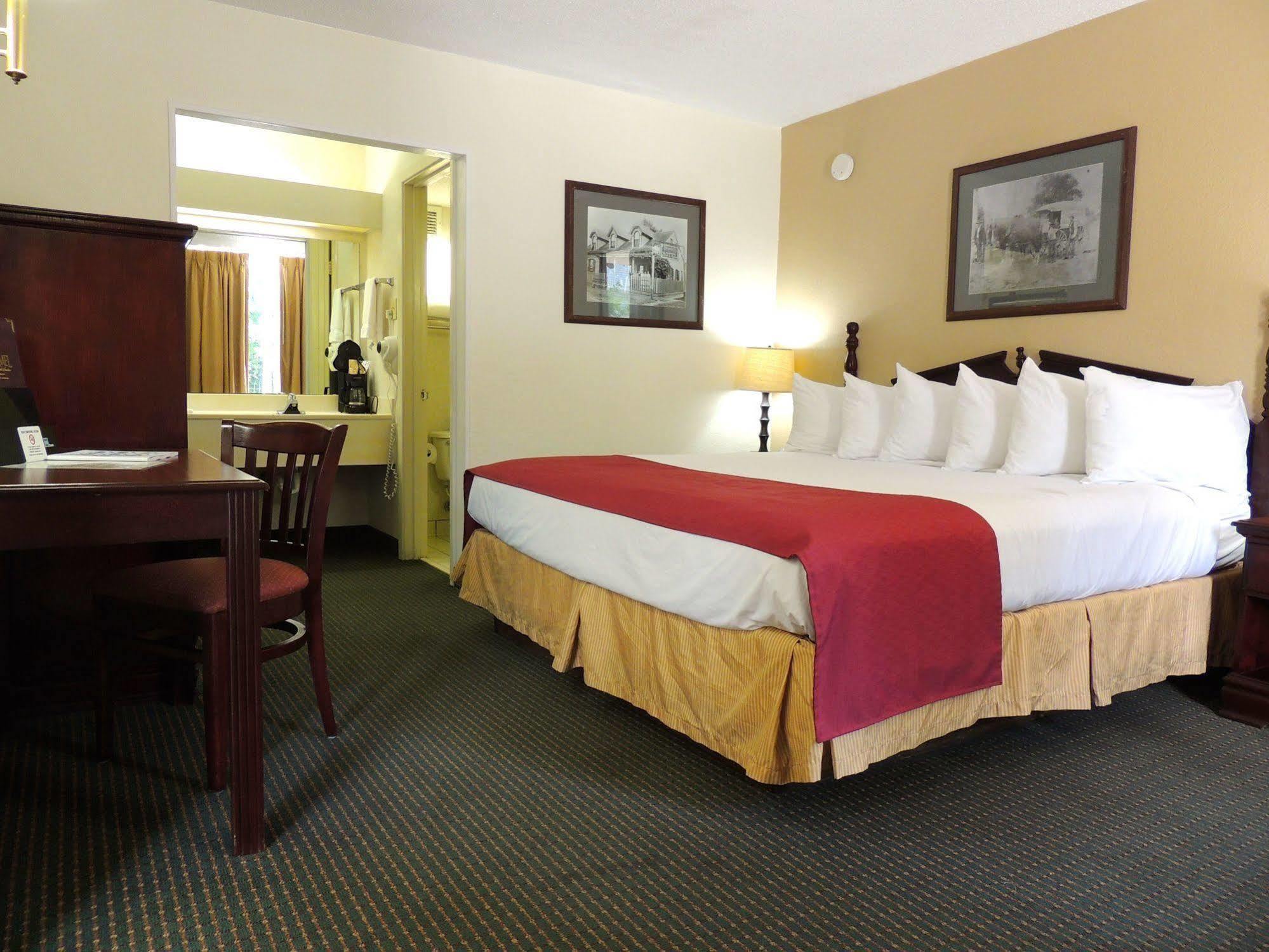 Carmel Inn And Suites Тибодо Экстерьер фото